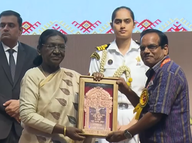 Odisha&rsquo;s Craftsmanship Shines Nationally as Two Artisans Receive Prestigious Handicrafts Awards